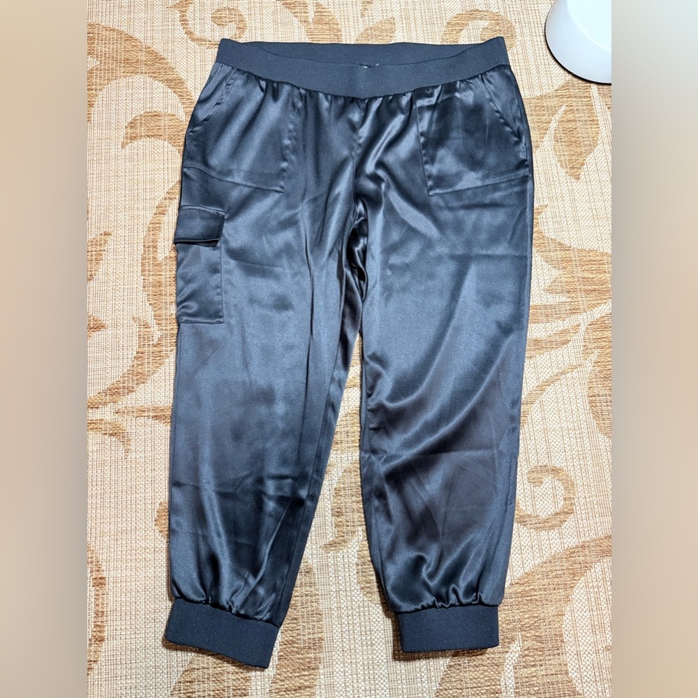 JOGGERS - black satin jogger with side pockets. Black. Size 1XP (petite). New!